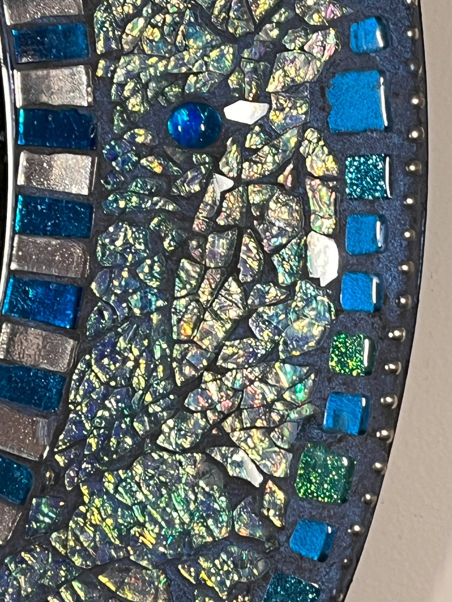 MOSAIC ROUND MIRROR - 18"/Blue shades, Mosaic and Tempered Glass -