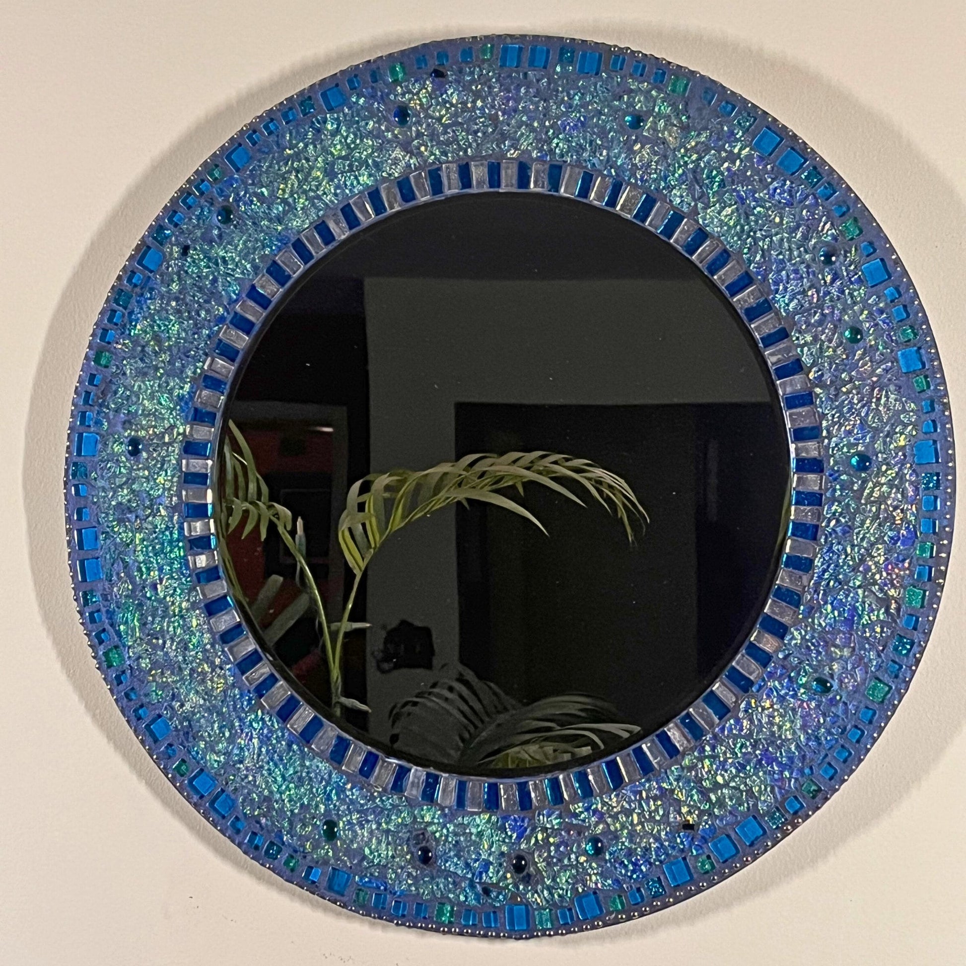 MOSAIC ROUND MIRROR - 18"/Blue shades, Mosaic and Tempered Glass -