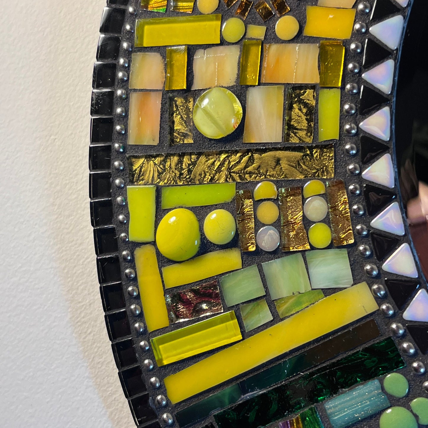 MOSAIC ROUND MIRROR - 18"/Contemporary Rainbow - MIRRORS