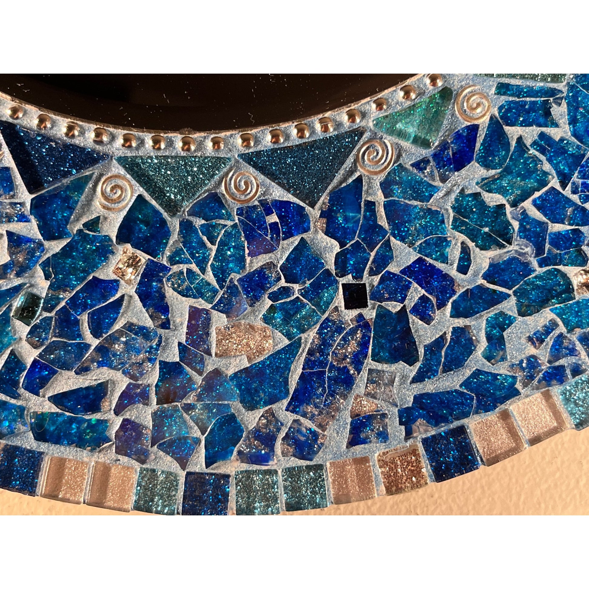 MOSAIC ROUND MIRROR - 14" By The Sea Tempered Glass & Mosaic - MIRRORS