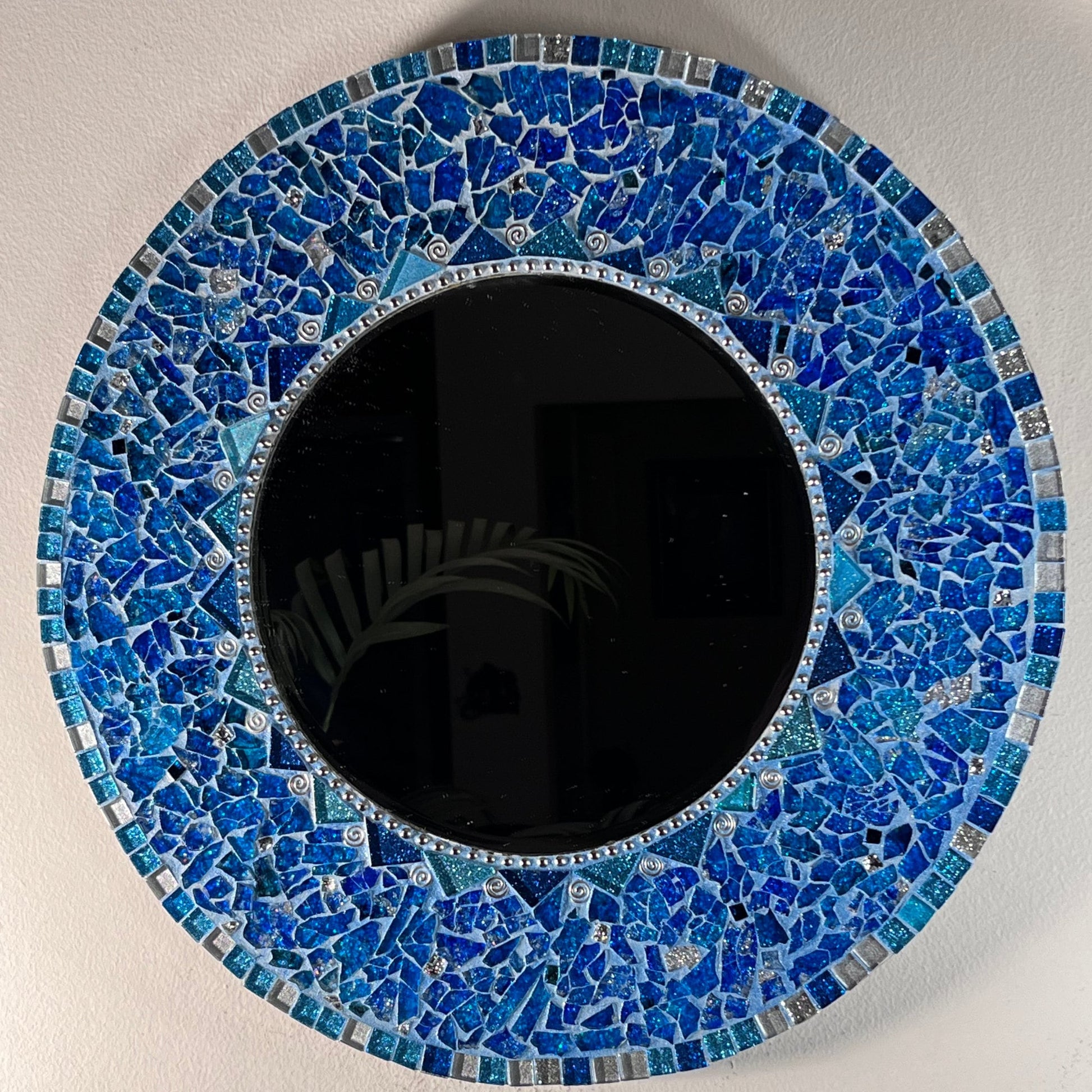 MOSAIC ROUND MIRROR - 14" By The Sea Tempered Glass & Mosaic - MIRRORS